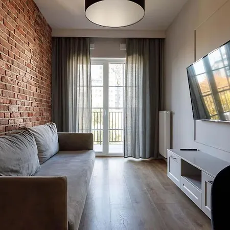 Golden - Great Location - Cozy And Bright&janapawla19 Apartment