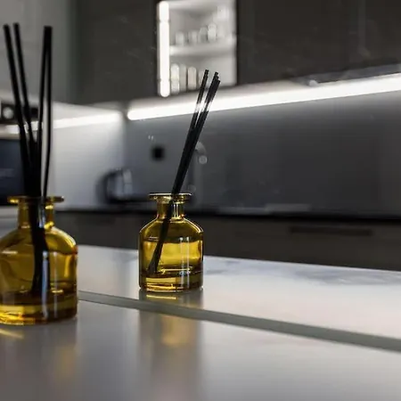 Close-golden - Great Location - Cozy And Bright&janapawla19 Apartment