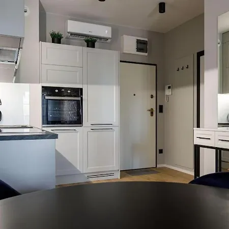 Appartamento Close-golden - Great Location - Cozy And Bright&janapawla19 Breslavia