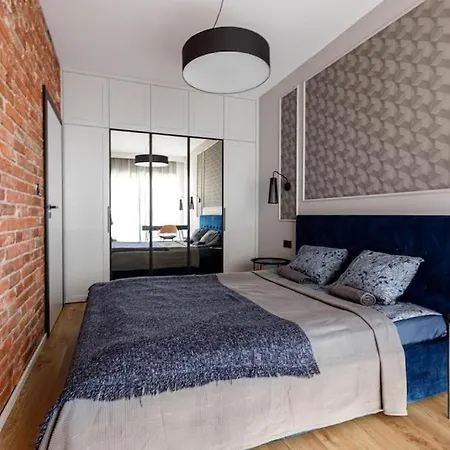 Apartment Golden - Great Location - Cozy And Bright&janapawla19