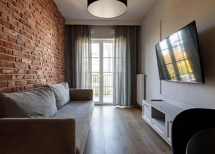 Close-golden - Great Location - Cozy And Bright&janapawla19 Apartment