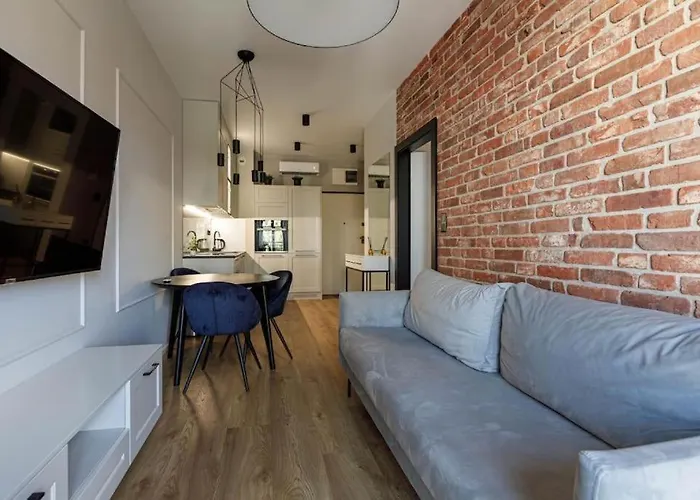 Close-golden - Great Location - Cozy And Bright&janapawla19 Apartment *