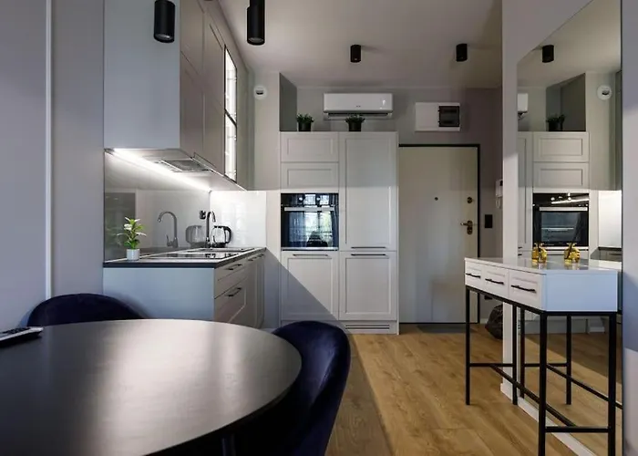 Apartment Close-golden - Great Location - Cozy And Bright&janapawla19 *