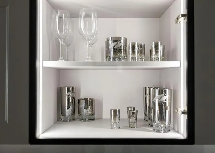 Apartment Close-golden - Great Location - Cozy And Bright&janapawla19