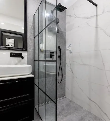 Close-golden - Great Location - Cozy And Bright&janapawla19 Apartment *