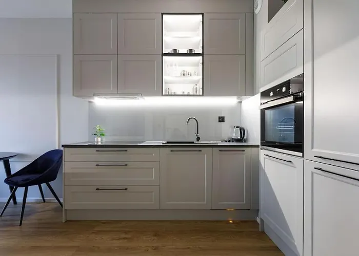 Close-golden - Great Location - Cozy And Bright&janapawla19 Apartment *