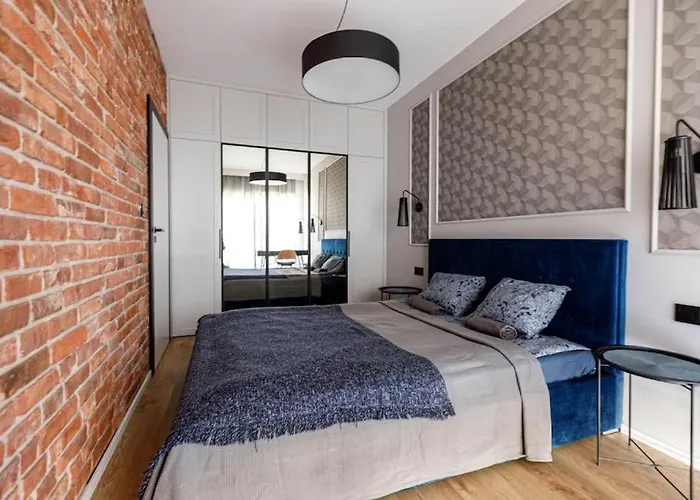 Apartment Close-golden - Great Location - Cozy And Bright&janapawla19